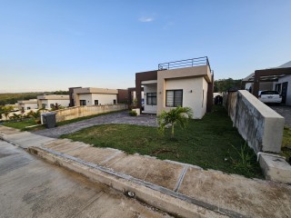 House For Sale in PYRAMID POINT, St. Ann Jamaica | [1]