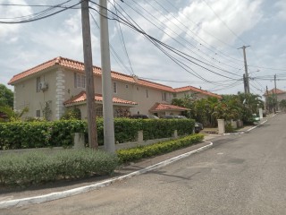 Townhouse For Rent in Dillisbury Meadows, Kingston / St. Andrew Jamaica | [2]