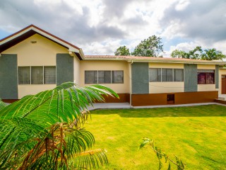 House For Sale in Mandeville, Manchester Jamaica | [9]