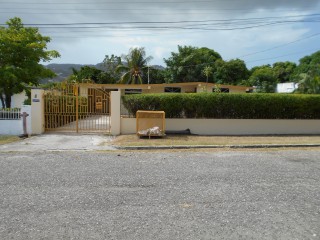 House For Rent in Roehampton Estate, Kingston / St. Andrew Jamaica | [10]