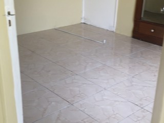 Flat For Rent in Off Molynes Road, Kingston / St. Andrew Jamaica | [2]