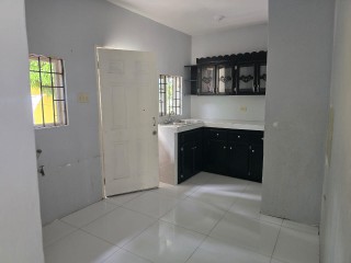 Flat For Rent in Red Hills Gardens, Kingston / St. Andrew Jamaica | [4]