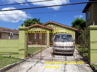 House For Sale in BOGUE VILLAGE, St. James Jamaica | [2]