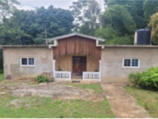 4 bed House For Sale – Linstead, St. Catherine, Jamaica