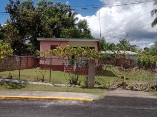 House For Sale in Chapleton, Clarendon Jamaica | [4]