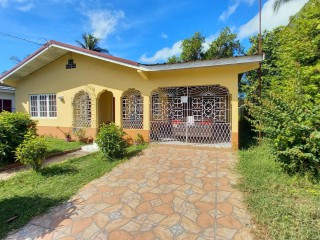 House For Rent in Ashley Hall Housing Scheme, Clarendon Jamaica | [5]