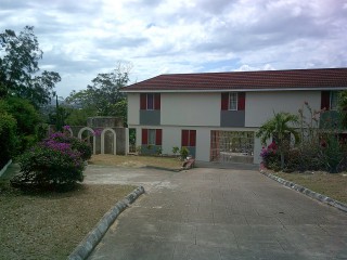 4 bed House For Sale in St Jago Heights, St. Catherine, Jamaica