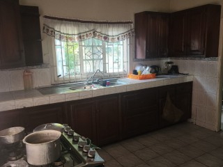 House For Sale in Cromarty Grove, St. Catherine Jamaica | [8]