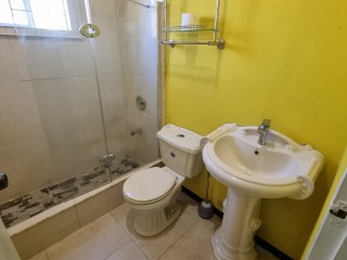 House For Sale in Woodlawn Road, Manchester Jamaica | [5]