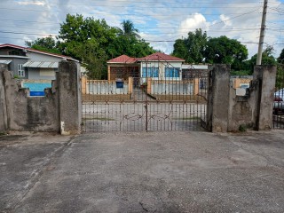 House For Sale in Willowdene, St. Catherine Jamaica | [5]