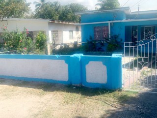 House For Sale in Sydenham Housing Scheme, St. Catherine Jamaica | [2]