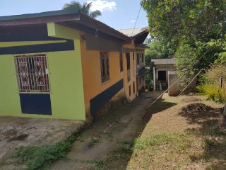 House For Sale in Deeside Linstead, St. Catherine Jamaica | [1]