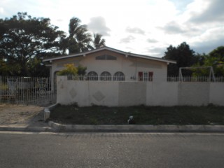 House For Sale in Hampton Green, St. Catherine Jamaica | [1]