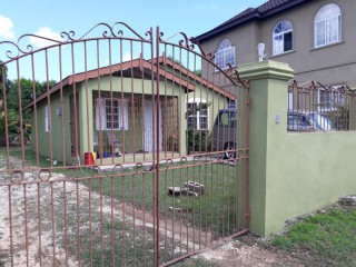 House For Sale in BOGUE VILLAGE, St. James Jamaica | [1]