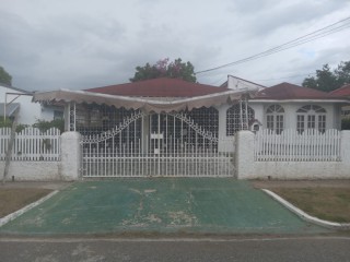 4 bed House For Sale – Edgewater, St. Catherine, Jamaica