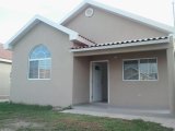 House For Rent in Caymanas Country Club Phase 2, St. Catherine Jamaica | [11]