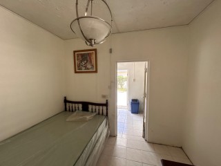 Flat For Rent in Mona, Kingston / St. Andrew Jamaica | [5]