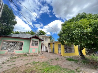 8 bed House For Sale in Old Harbour, St. Catherine, Jamaica