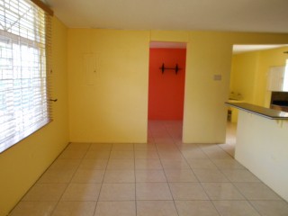 House For Rent in Roehampton Estate, Kingston / St. Andrew Jamaica | [12]