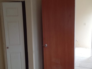 Flat For Rent in Molynes, Kingston / St. Andrew Jamaica | [1]