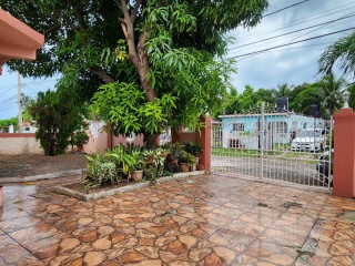 House For Sale in SYDENHAM COTTAGE, St. Catherine Jamaica | [1]