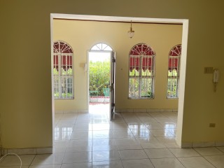 1 bed Flat For Rent in Graham Heights, Kingston / St. Andrew, Jamaica