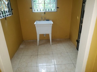 House For Rent in Glengoffe, St. Catherine Jamaica | [7]