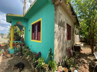 2 bed House For Sale in Ewarton, St. Catherine, Jamaica