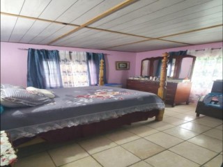 3 bed House For Sale in LAURISTON, St. Catherine, Jamaica