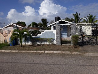 House For Rent in Innswood Village, St. Catherine Jamaica | [9]