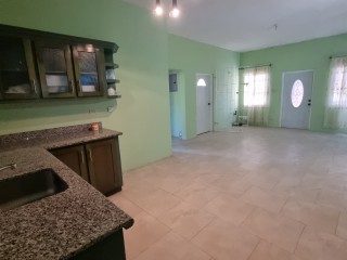 House For Sale in Woodlawn Road, Manchester Jamaica | [3]