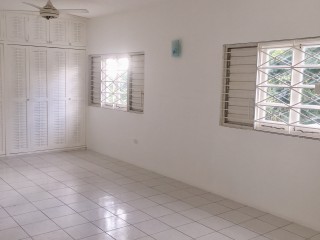 Townhouse For Rent in MANOR PARK, Kingston / St. Andrew Jamaica | [6]