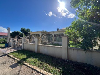 House For Sale in HELLSHIRE HEIGHTS, St. Catherine Jamaica | [2]