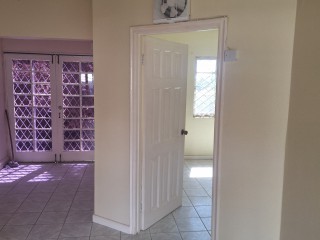 Apartment For Rent in KINGSTON 8, Kingston / St. Andrew Jamaica | [4]