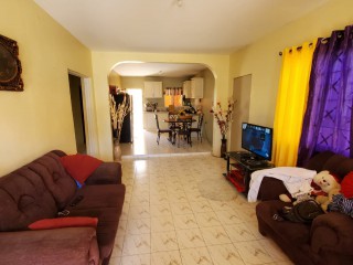 House For Sale in May Pen, Clarendon Jamaica | [2]