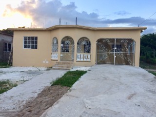 House For Rent in Black River, St. Elizabeth Jamaica | [4]