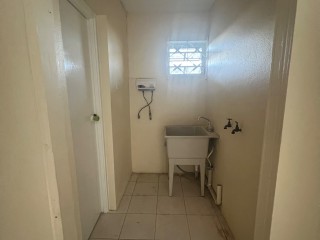 Flat For Rent in Armour Heights, Kingston / St. Andrew Jamaica | [5]