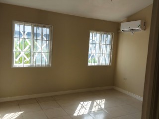 Townhouse For Rent in Off Mannings Hill Rd, Kingston / St. Andrew Jamaica | [6]