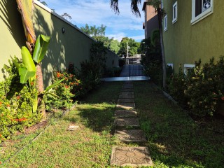 Apartment For Sale in Washington Drive Off Upper Waterloo Road, Kingston / St. Andrew Jamaica | [13]