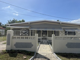 House For Sale in Inglewood, Clarendon Jamaica | [11]