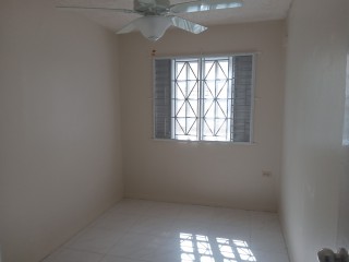 Townhouse For Rent in Dillisbury Meadows, Kingston / St. Andrew Jamaica | [10]