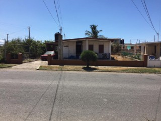 House For Sale in EDGEWATER PORTMORE, St. Catherine Jamaica | [1]