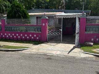 5 bed House For Sale in Ensom City, St. Catherine, Jamaica