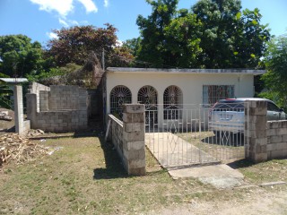 House For Sale in Hughenden, Kingston / St. Andrew Jamaica | [4]