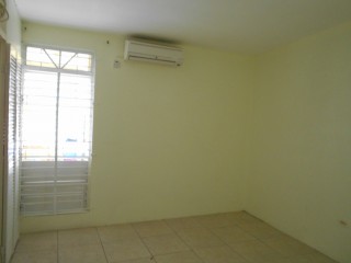 House For Rent in Roehampton Estate, Kingston / St. Andrew Jamaica | [4]