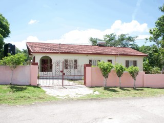 3 bed House For Sale - Lacovia, St. Elizabeth, Jamaica