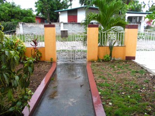 House For Sale in Spanish Town, St. Catherine Jamaica | [13]