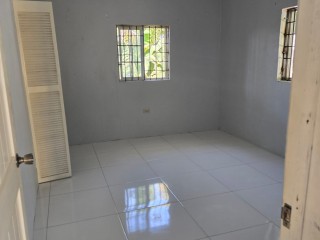 Flat For Rent in Red Hills Gardens, Kingston / St. Andrew Jamaica | [7]